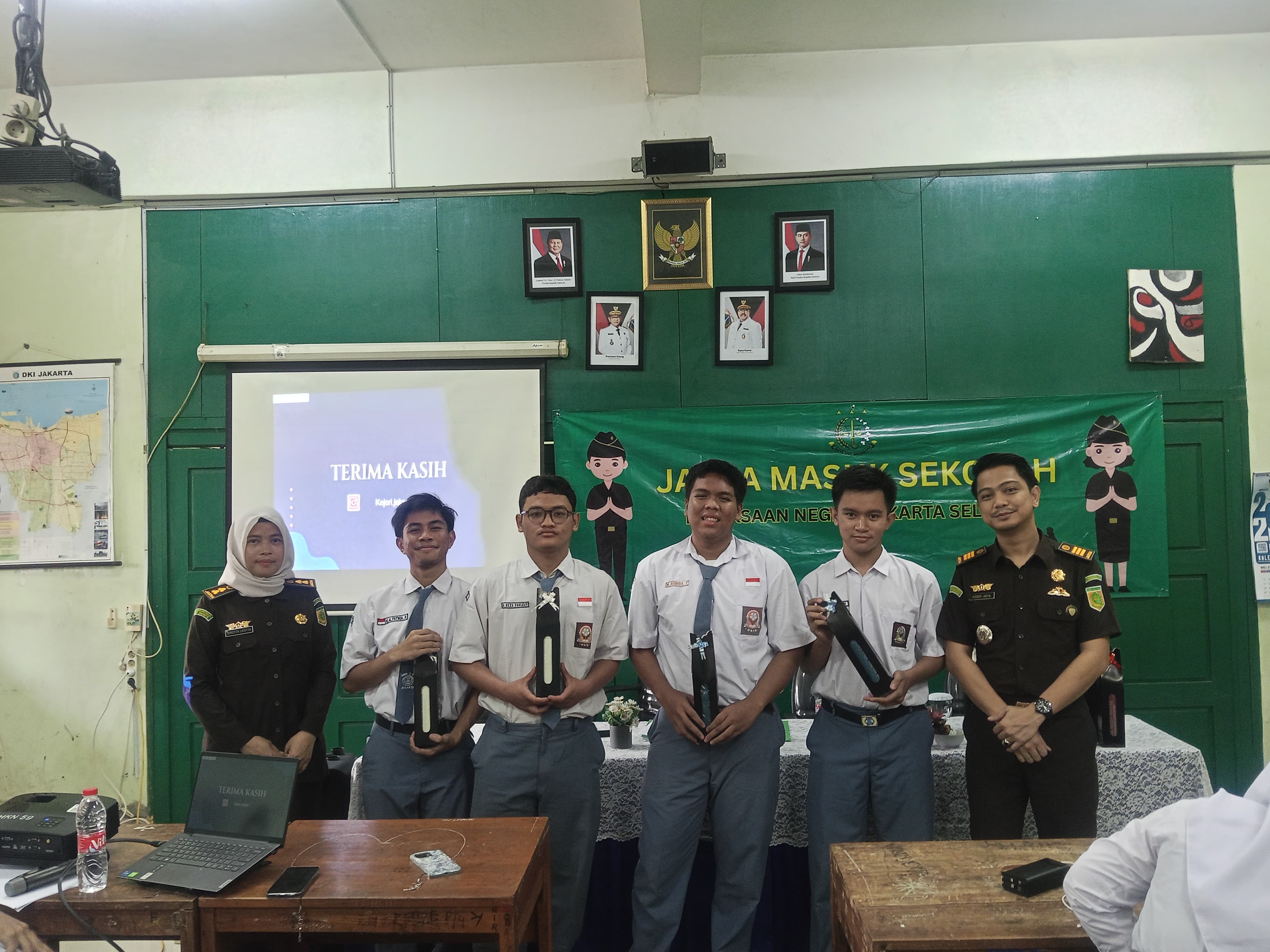 Gedung Sekolah SMK 4 NEGERI MEDAN